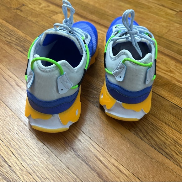 Nike React Live PRM Sneakers - Picture 8 of 11